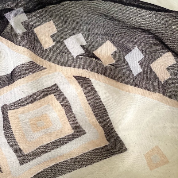 Loft Abstract Gauzy Scarf 🧣 Black and Peach - Picture 10 of 10